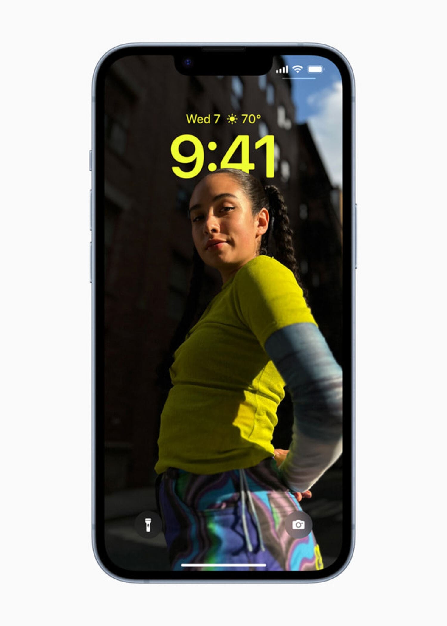 Apple-iPhone-14-iPhone-14-Plus-iOS-16-Lock-Screen