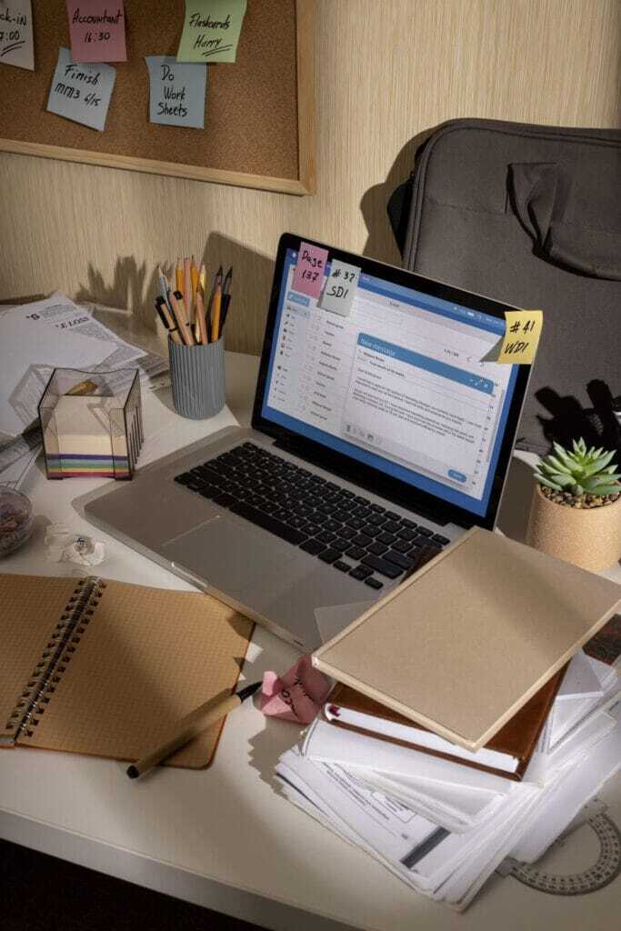view-office-workspace-laptop
